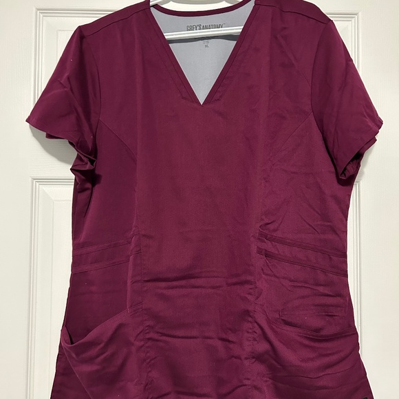 Grey’s Anatomy by Barco top - Picture 1 of 2